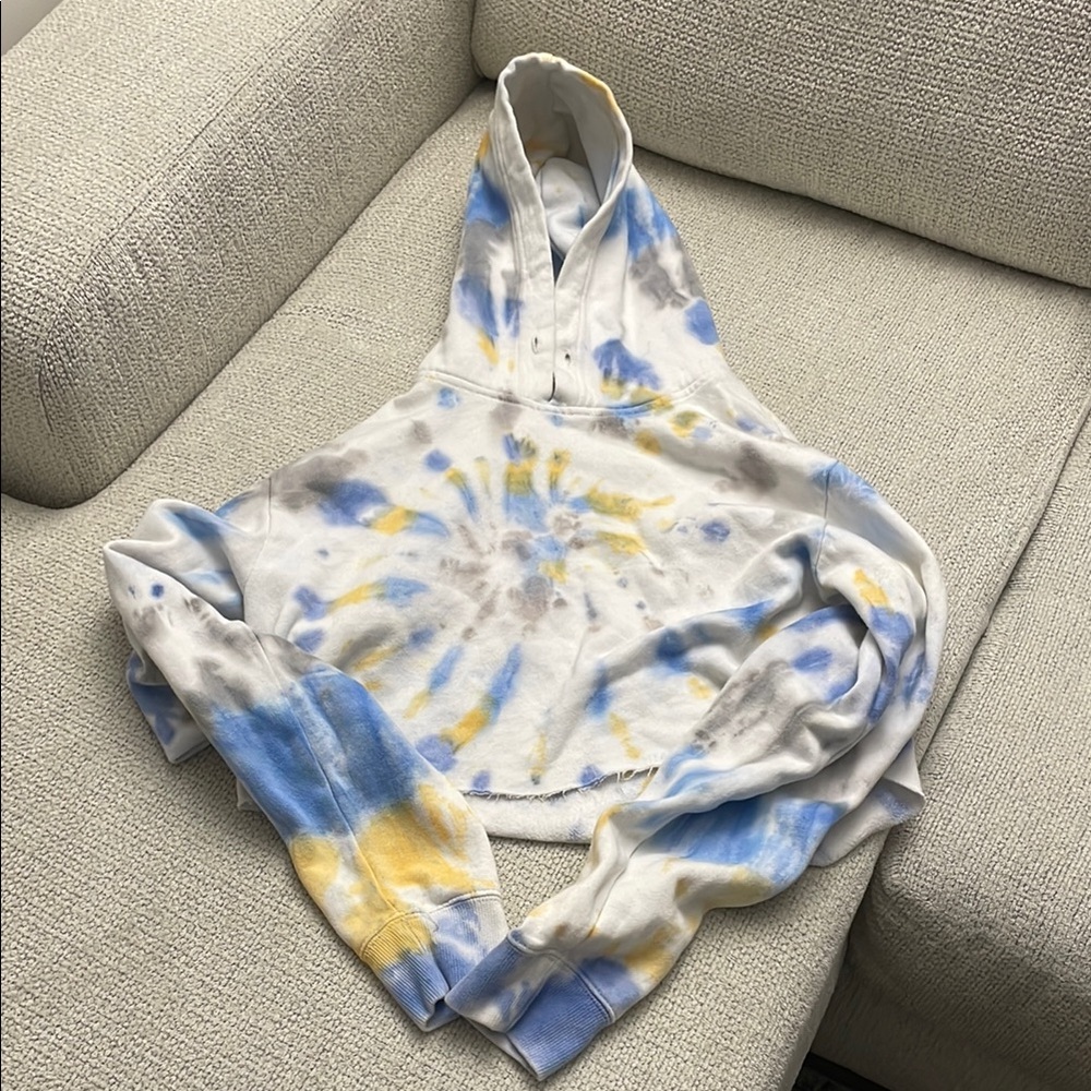 Urban Outfitters Cropped Tie-Dye Hoodie in Blue and Yellow